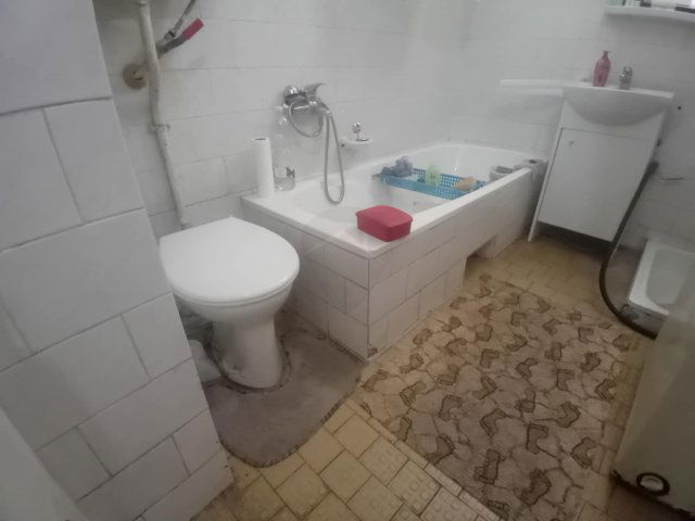 Eladó családi ház, Apcon 15 M Ft, 3 szobás