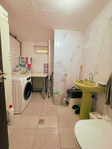 Eladó családi ház, Budapesten, III. kerületben 250 M Ft