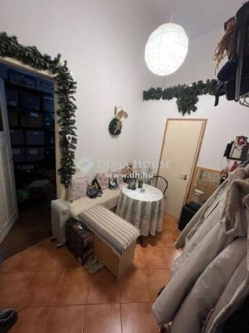 Eladó téglalakás, Budapesten, V. kerületben 68 M Ft, 2 szobás