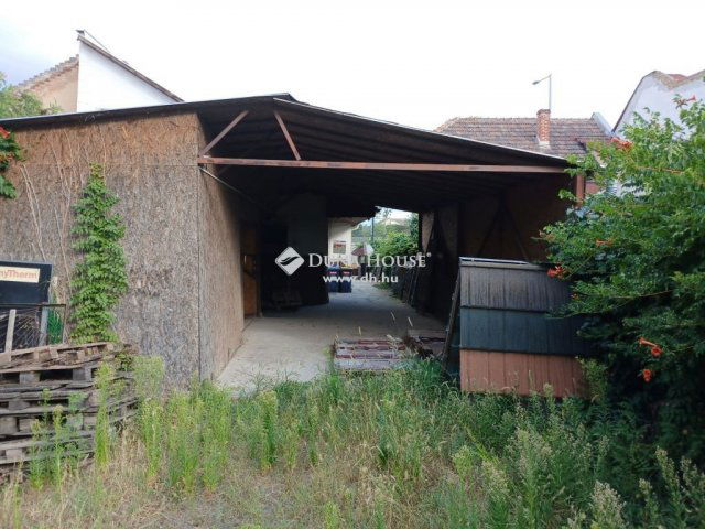 Eladó családi ház, Budapesten, XV. kerületben 68.5 M Ft