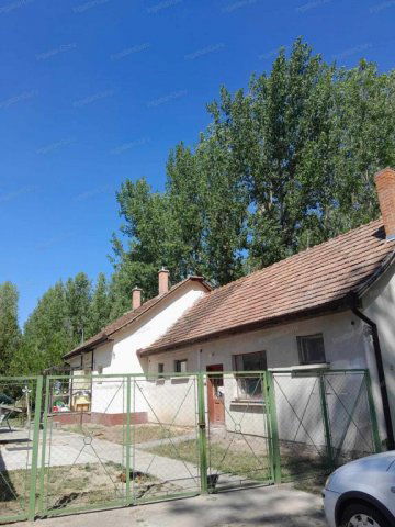 Eladó családi ház, Cegléden 43 M Ft, 5 szobás