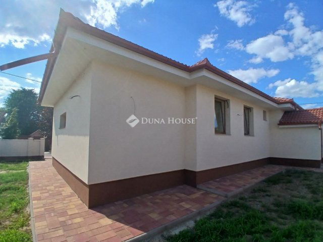 Eladó családi ház, Debrecenben 150 M Ft, 4 szobás