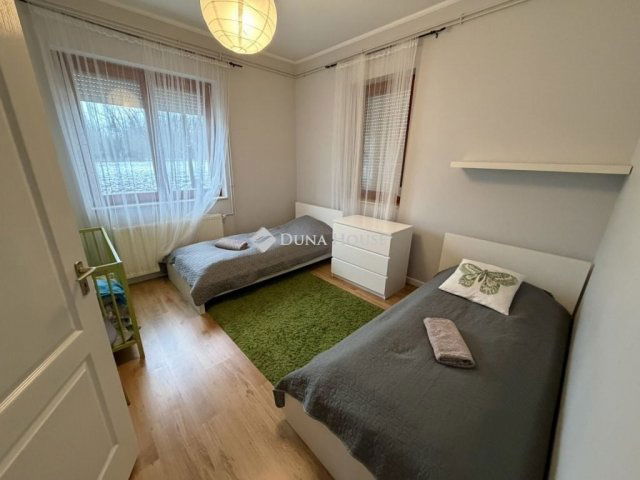 Eladó családi ház, Orosházán 54 M Ft, 4+1 szobás