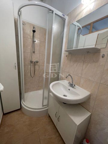 Kiadó üzlethelyiség, Szegeden 70 E Ft / hó