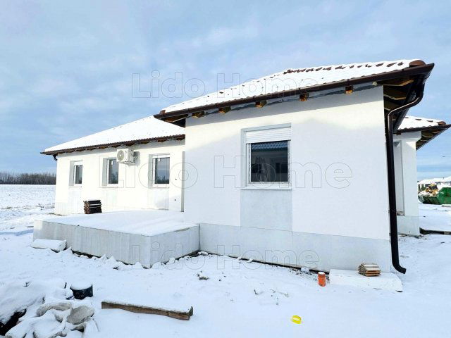 Eladó családi ház, Győrladaméren 114.9 M Ft, 4 szobás