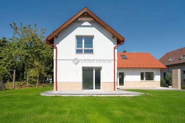 Eladó családi ház, Nagykovácsiban 209.9 M Ft, 5 szobás