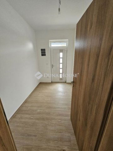 Eladó családi ház, Pécsett 129.9 M Ft, 4 szobás