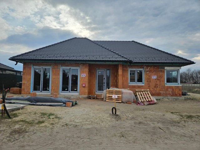 Eladó családi ház, Kiskunhalason 65 M Ft, 3 szobás