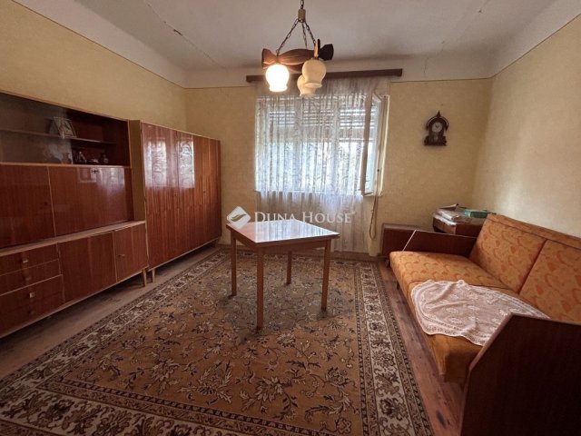 Eladó családi ház, Nagybaracskán 18 M Ft, 4 szobás