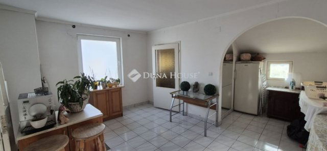 Eladó családi ház, Hódmezővásárhelyen 48 M Ft, 2 szobás