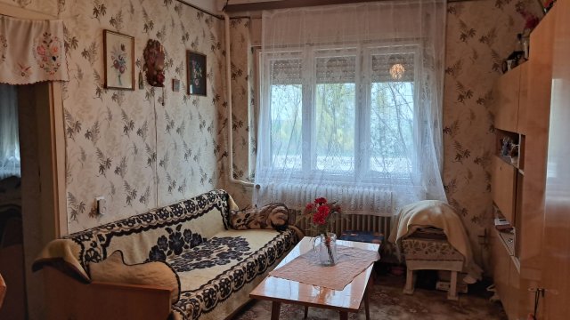 Eladó családi ház, Tiszatenyőn 11.9 M Ft, 2+1 szobás