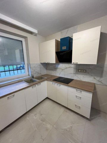 Kiadó ikerház, albérlet, Kecskeméten 650 E Ft / hó, 5 szobás