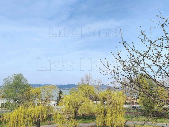 Eladó családi ház, Balatonberényben 165 M Ft, 6+2 szobás