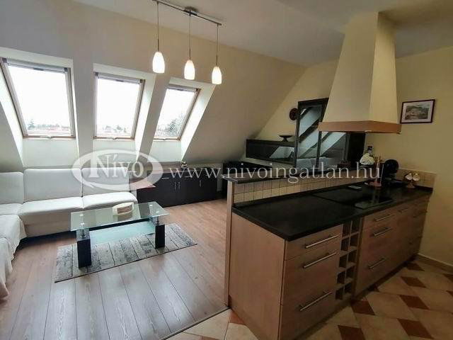 Kiadó téglalakás, albérlet, Veszprémben 250 E Ft / hó