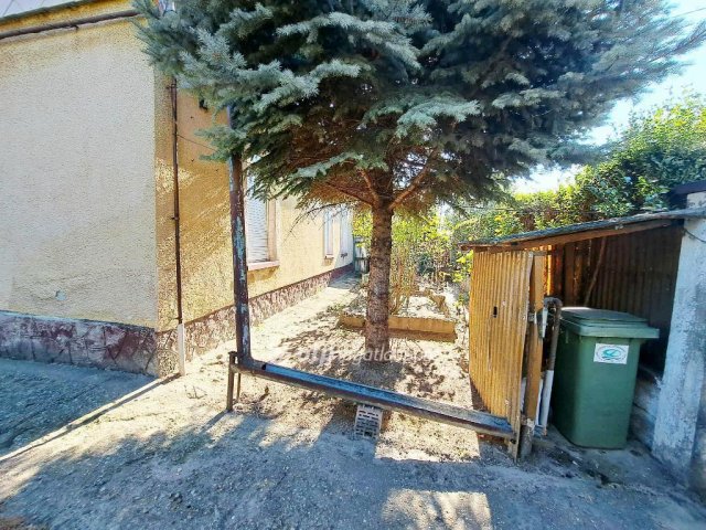 Eladó családi ház, Dunavecsén 29.9 M Ft, 2+1 szobás