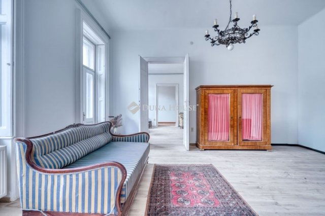 Eladó téglalakás, Budapesten, V. kerületben 240 M Ft, 4 szobás