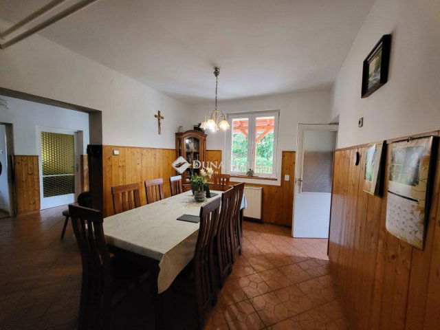 Eladó családi ház, Szentkirályszabadján 149 M Ft, 7 szobás