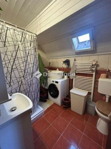 Eladó családi ház, Mendén 76.9 M Ft, 6 szobás