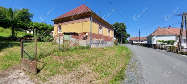 Eladó családi ház, Tófejen 15 M Ft, 2 szobás