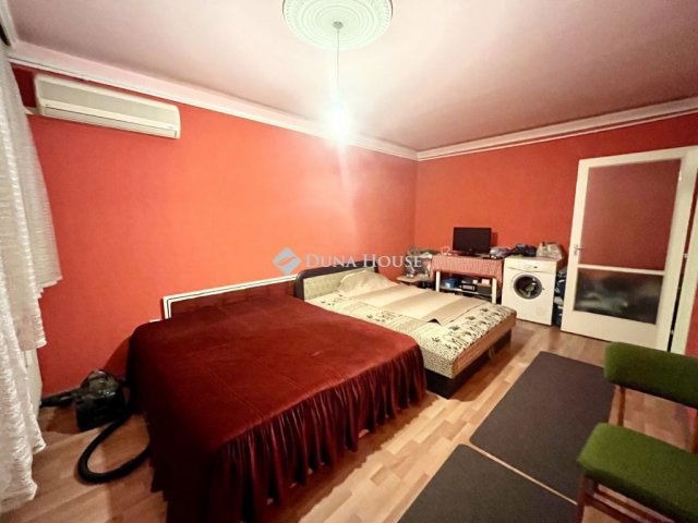 Eladó panellakás, Nyíregyházán 33 M Ft, 2 szobás