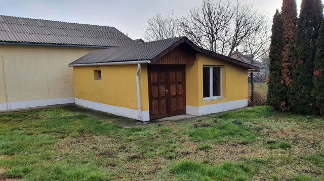 Kiadó ipari ingatlan, Solton, Kecskeméti úton 40 E Ft / hó