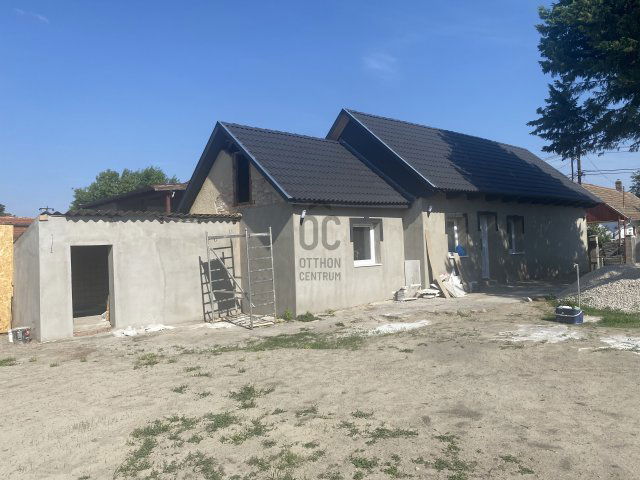 Eladó családi ház, Abonyban 38.5 M Ft, 2 szobás