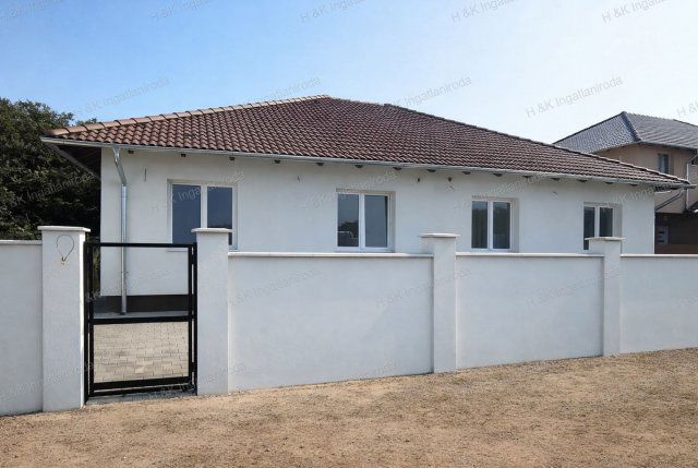 Eladó ikerház, Őrbottyánban 82.49 M Ft, 4 szobás