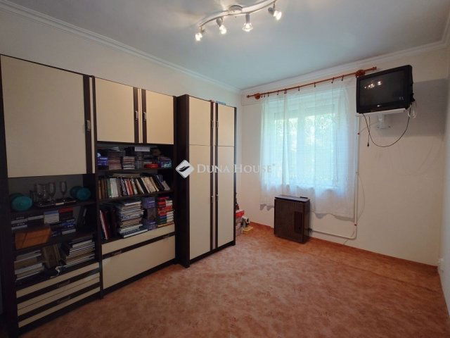 Eladó téglalakás, Kecskeméten 36.5 M Ft, 2 szobás