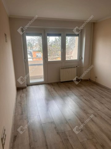 Kiadó panellakás, albérlet, Győrött 225 E Ft / hó, 3 szobás