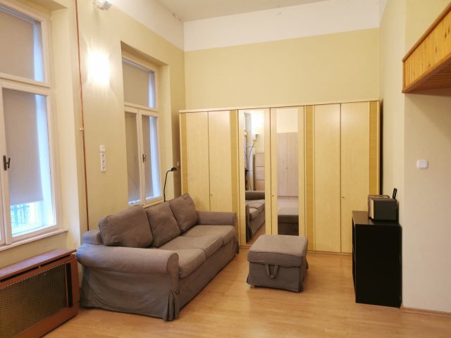 Kiadó téglalakás, albérlet, I. kerületben, Attila úton