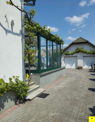 Eladó családi ház, Bükön 153 M Ft, 9 szobás