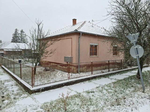 Eladó családi ház, Balassagyarmaton 54.9 M Ft, 3 szobás