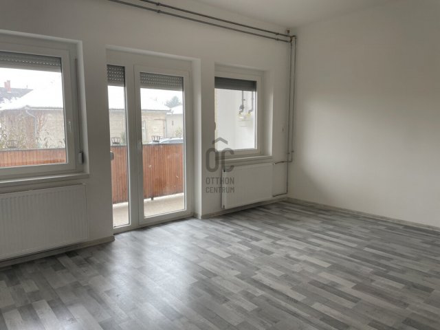 Eladó téglalakás, Abonyban 47 M Ft, 3 szobás