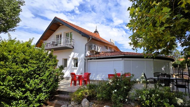 Eladó hotel, Gyenesdiáson 135 M Ft, 12 szobás