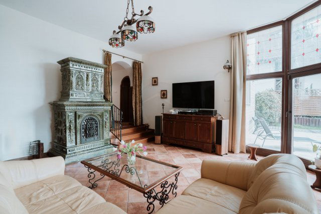 Eladó családi ház, Gödöllőn 330 M Ft, 7 szobás