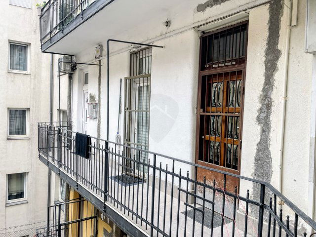 Eladó téglalakás, Budapesten, VIII. kerületben 33 M Ft, 1 szobás