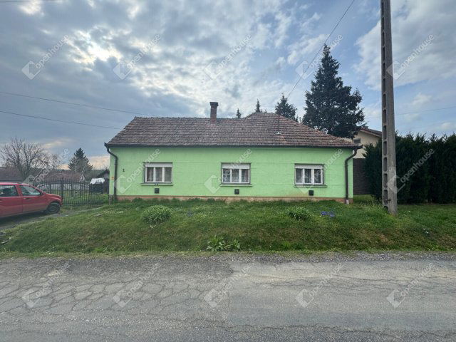 Eladó családi ház, Nován 11.9 M Ft, 3 szobás