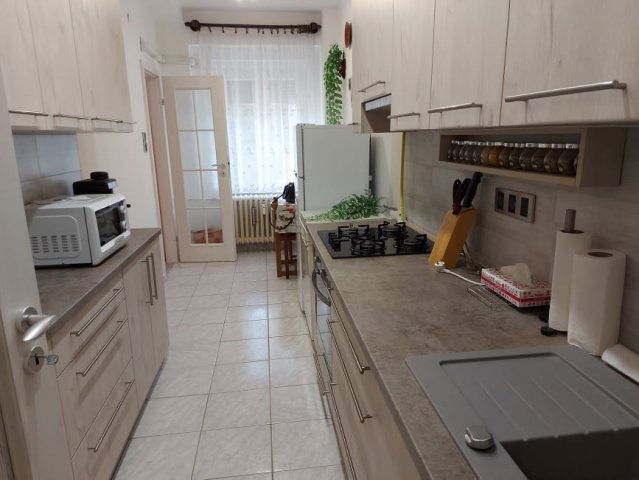 Kiadó téglalakás, albérlet, Pécsett 140 E Ft / hó, 2 szobás