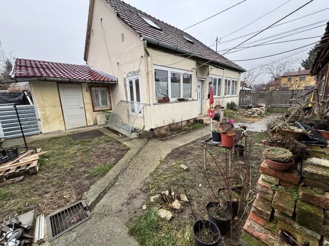 Eladó családi ház, Budakalászon 76.9 M Ft, 2 szobás