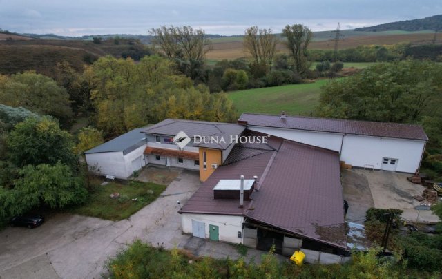 Eladó ipari ingatlan, Leányváron 91.403 M Ft