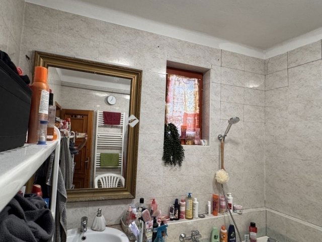 Eladó családi ház, Budapesten, III. kerületben 149.9 M Ft