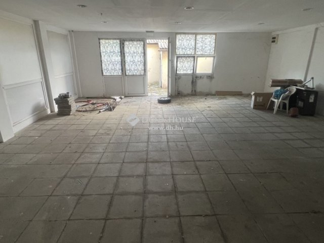 Eladó üzlethelyiség, Lovasberényben 29.9 M Ft
