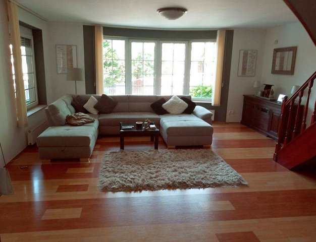 Eladó családi ház, Budaörsön 385.5 M Ft, 7 szobás