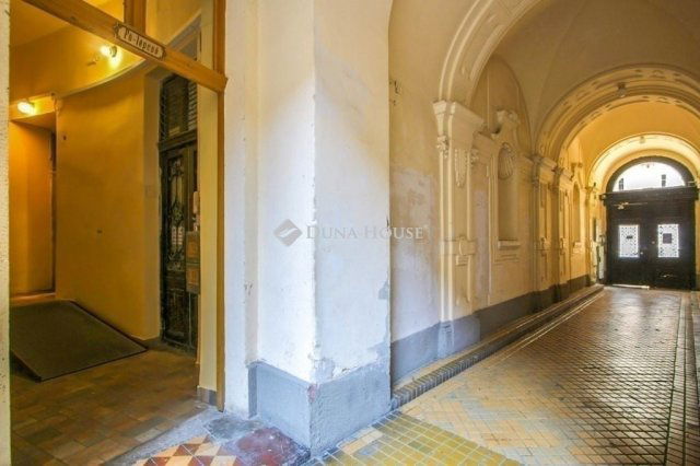 Eladó téglalakás, Budapesten, VIII. kerületben 49.9 M Ft