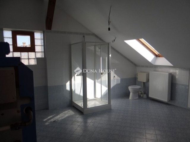 Eladó családi ház, Budapesten, XVIII. kerületben 170 M Ft