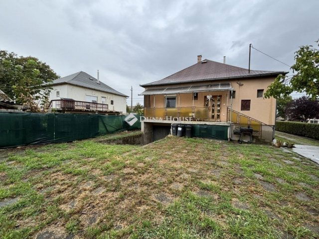 Eladó családi ház, Bicskén 73 M Ft, 3 szobás