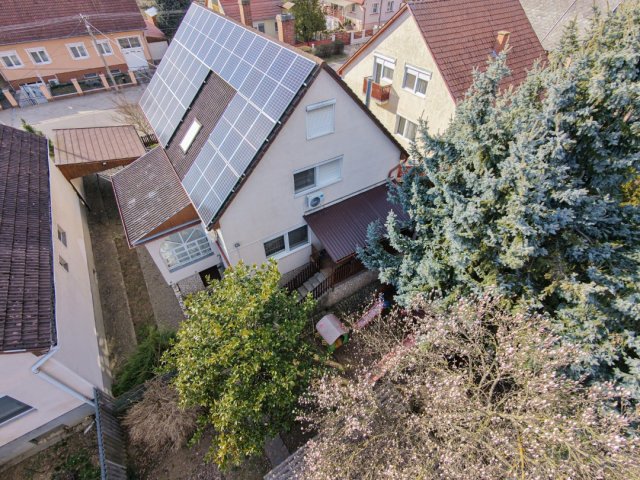 Eladó családi ház, Nyíregyházán 98.4 M Ft, 4 szobás