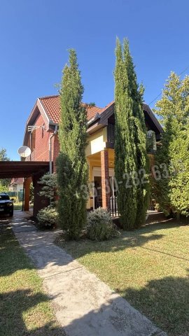 Eladó ikerház, Zamárdiban 135 M Ft, 7 szobás