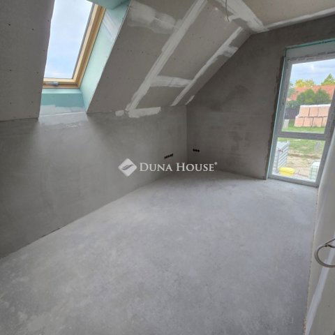 Eladó téglalakás, Pákozdon 99 M Ft, 4 szobás