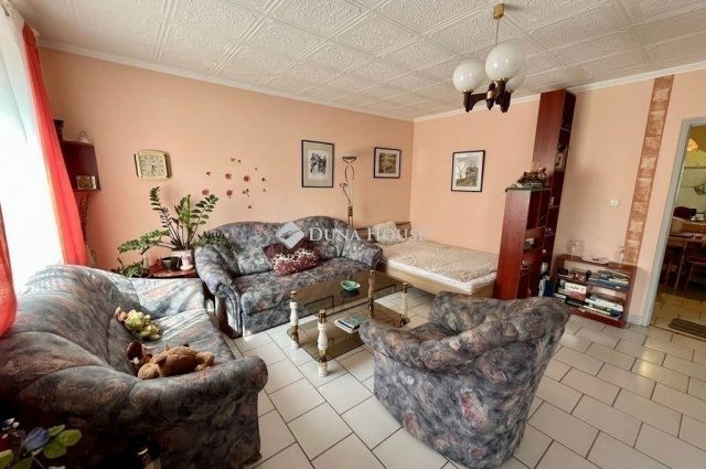 Eladó téglalakás, Szegeden 63.9 M Ft, 2 szobás